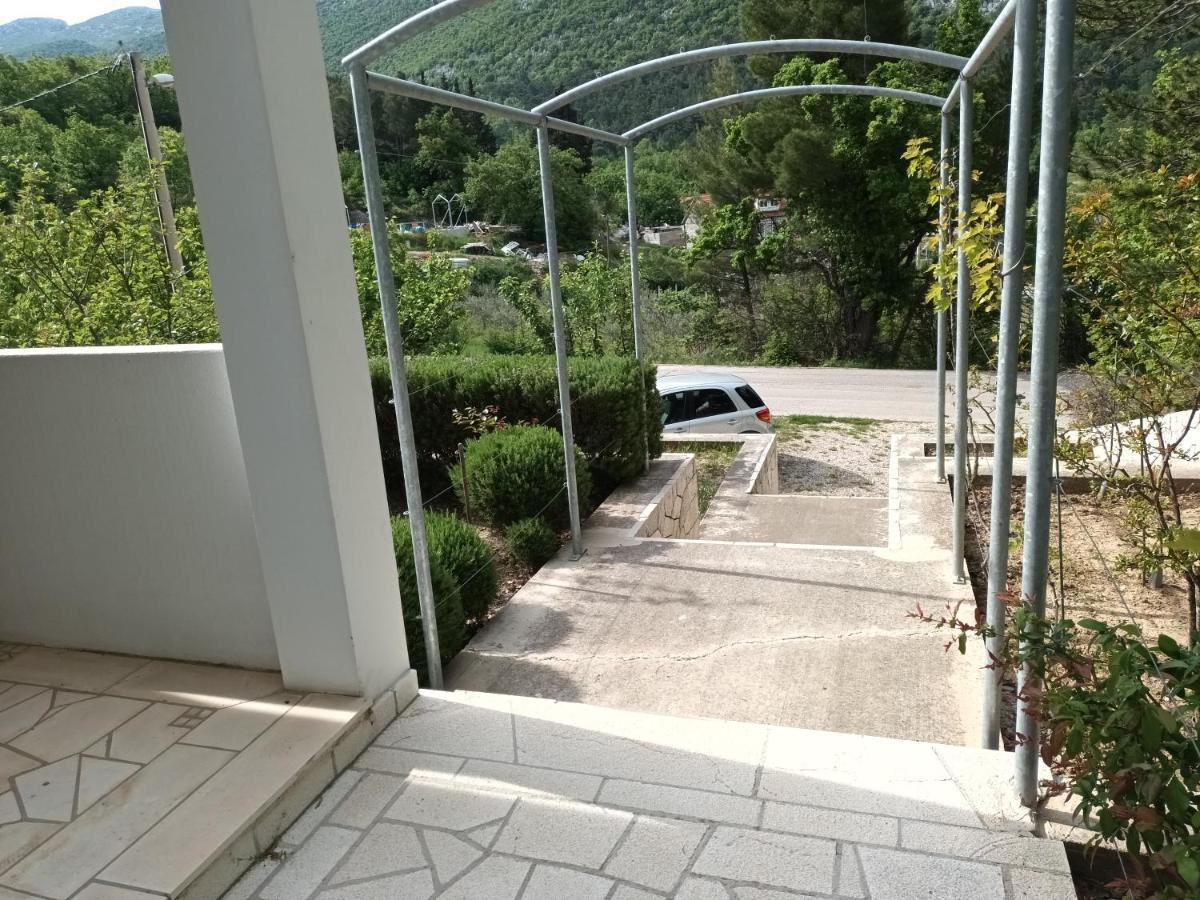 Vila Kuca Za Odmor Maka Kučiće Exteriér fotografie